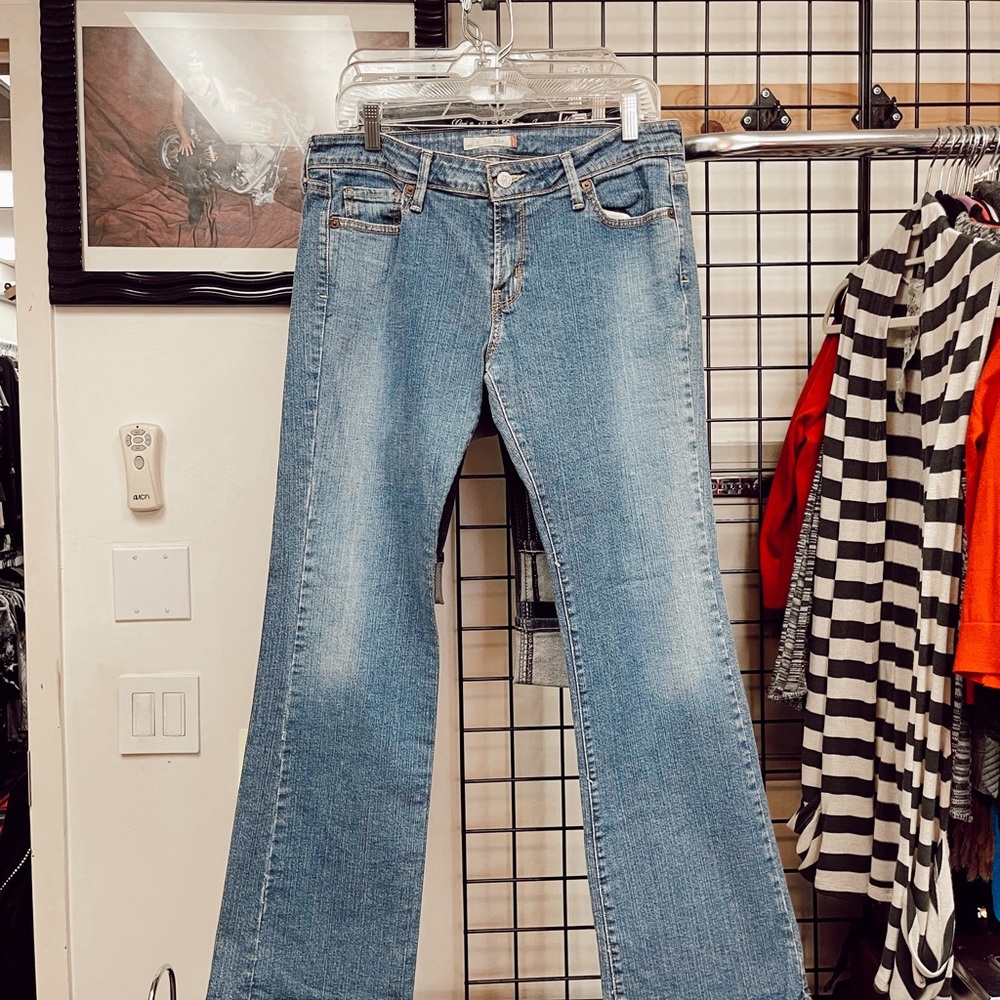 levi flares